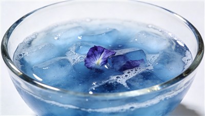 Sommerfugleærteblomstekstrakt som naturlig blå farvestof
